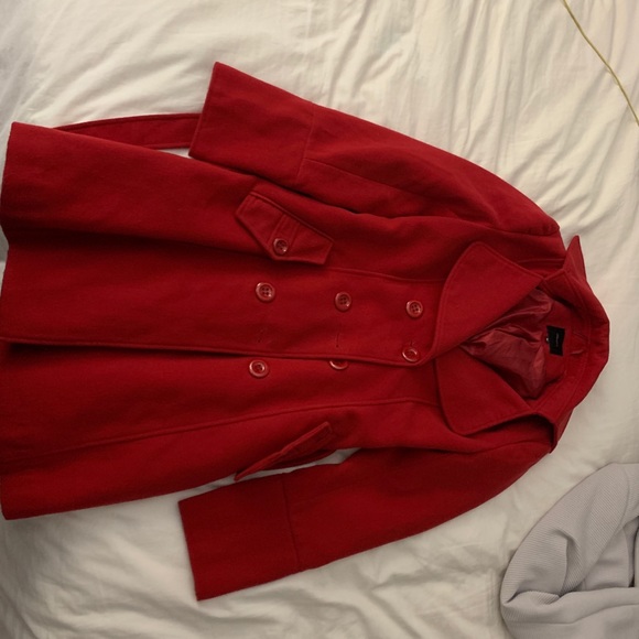 Red trench coat - Picture 4 of 5